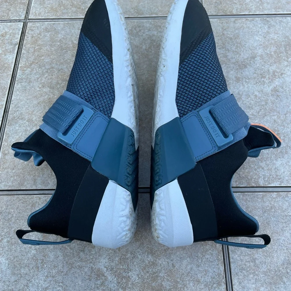 Nike Melton Sports training shoes